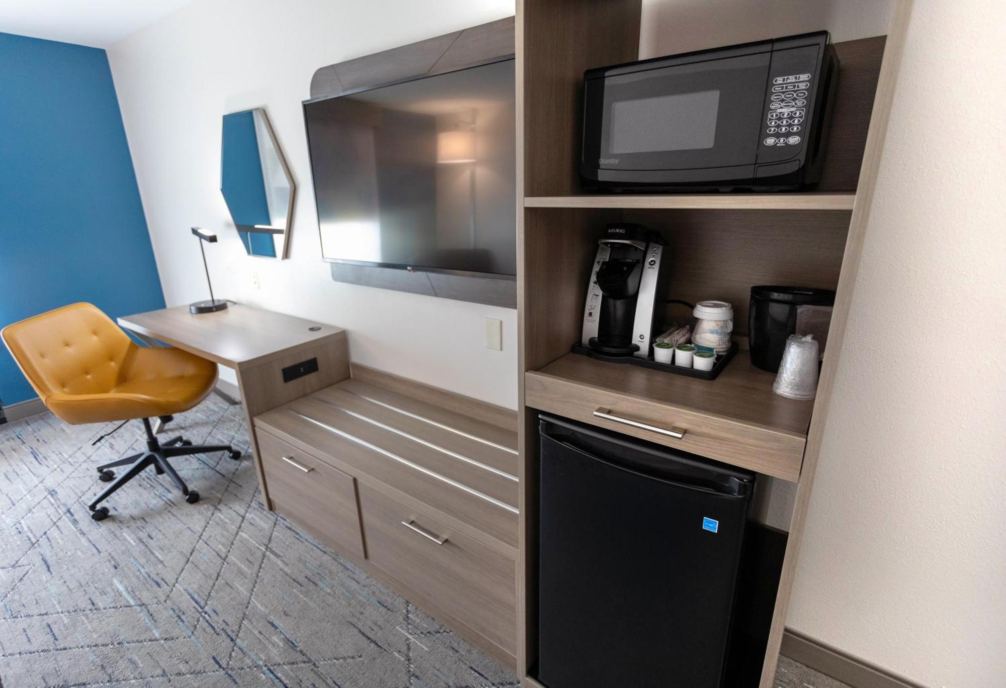 Holiday Inn Express & Suites - Huntsville Airport By Ihg Madison Eksteriør billede