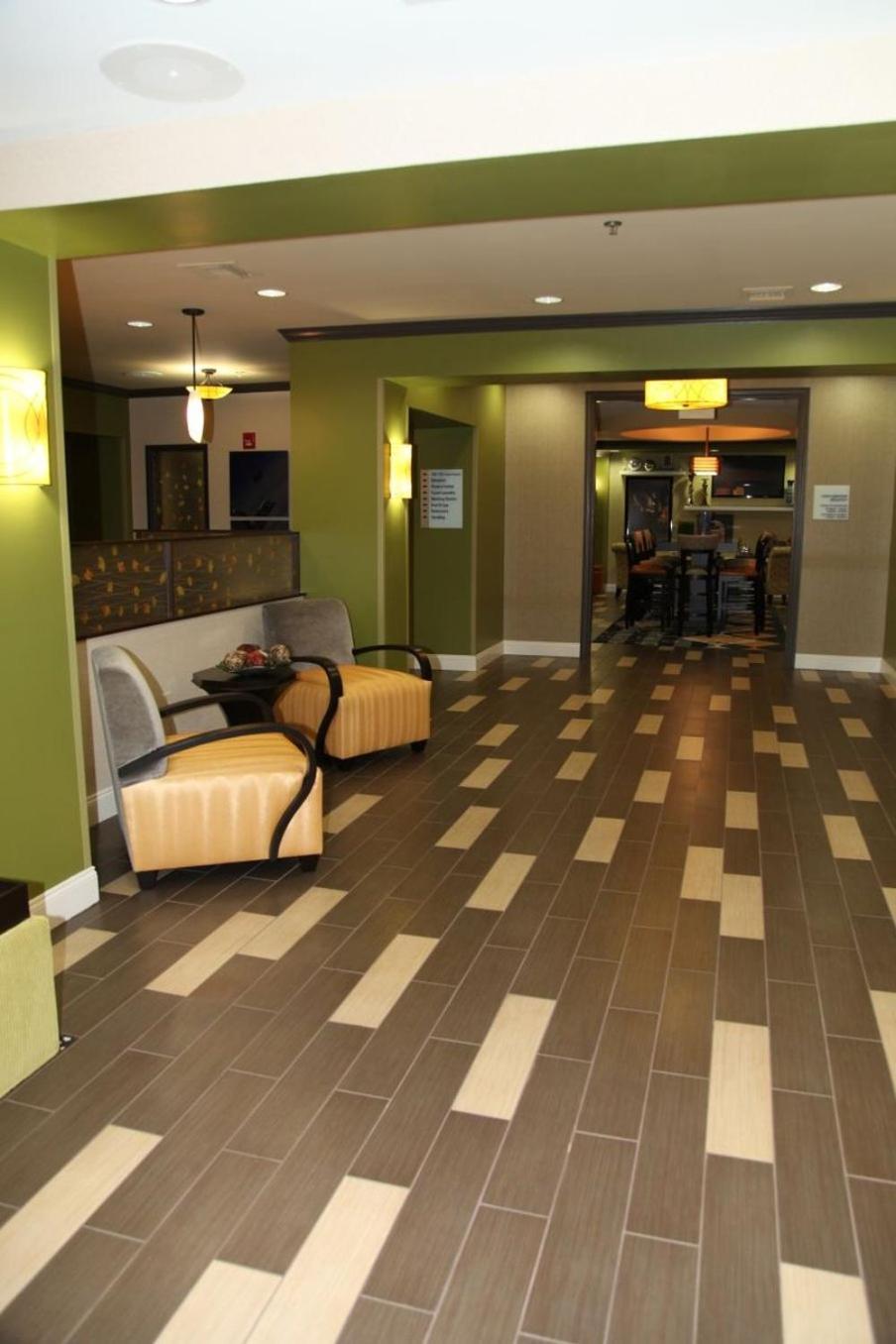 Holiday Inn Express & Suites - Huntsville Airport By Ihg Madison Eksteriør billede