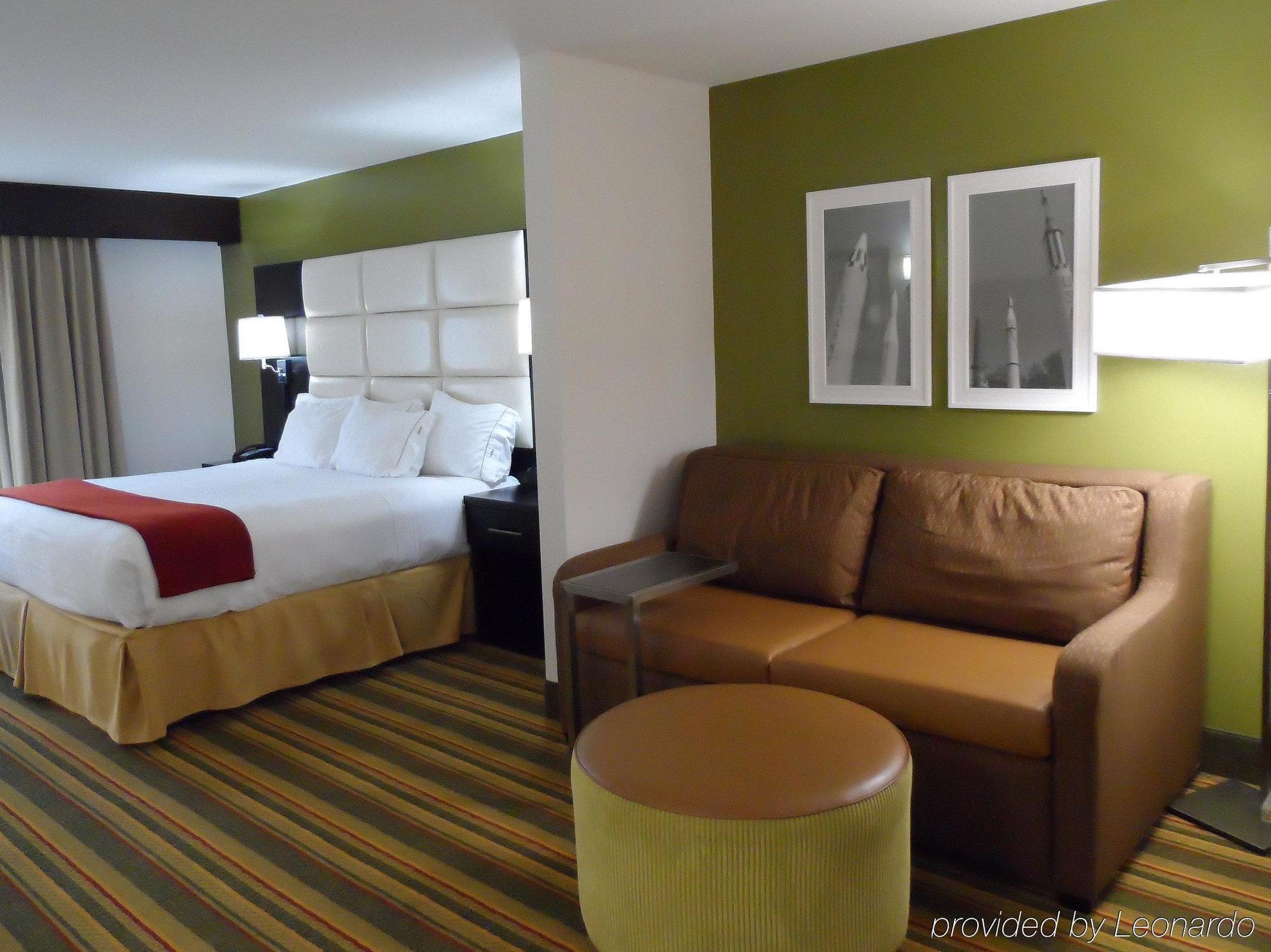Holiday Inn Express & Suites - Huntsville Airport By Ihg Madison Eksteriør billede
